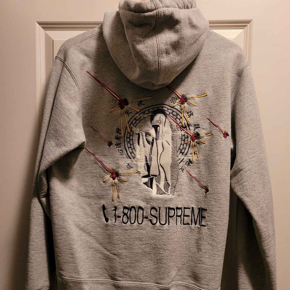Supreme Hoodie